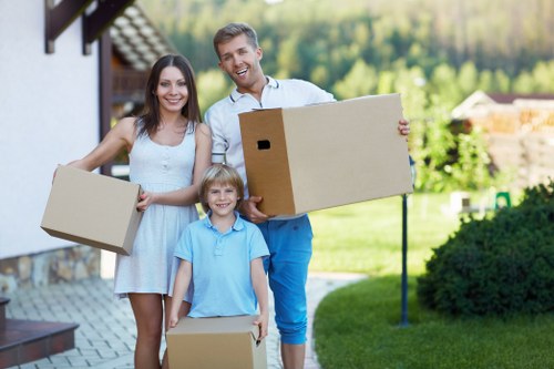 Moving team following a clear safety process during a job
